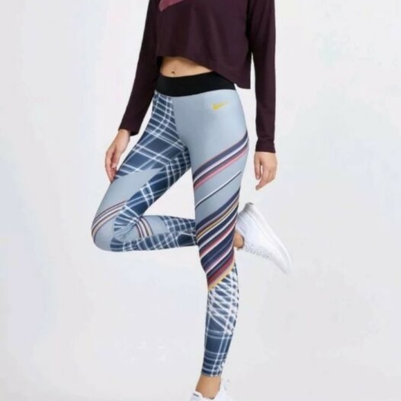 Nike Pants - Nike Pro Hyperwarm leggings, NWT size M